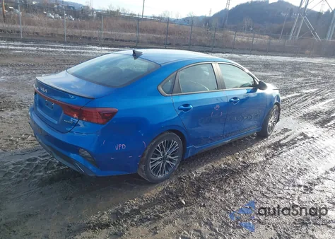 2023 Kia Forte Gt-Line z USA, uszkodzony, nr VIN 3KPF54AD7PE685295